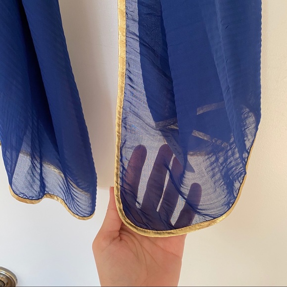 ‼️Charming Charlie blue scarf with gold edges - Picture 4 of 10